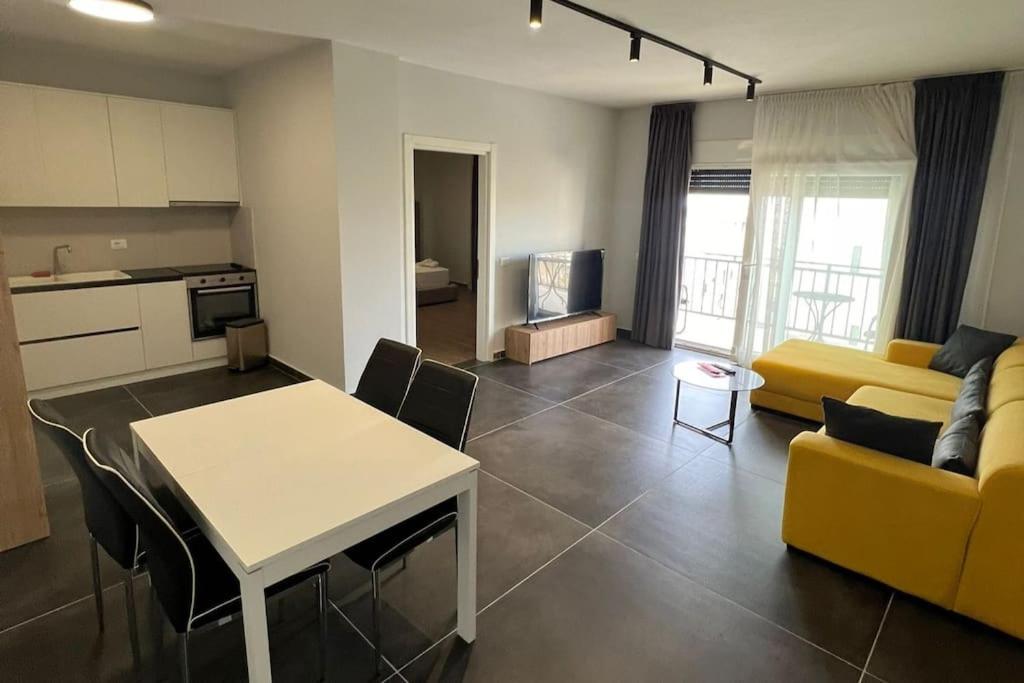 5th Floor 2+1 Apartment Sea View