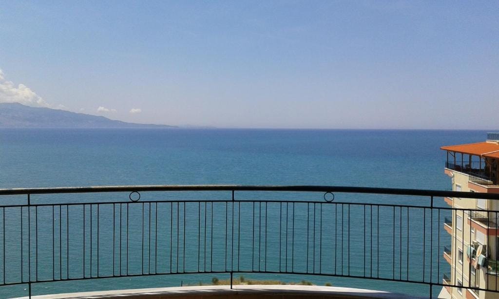 Orange Studio Sea View - Image 1