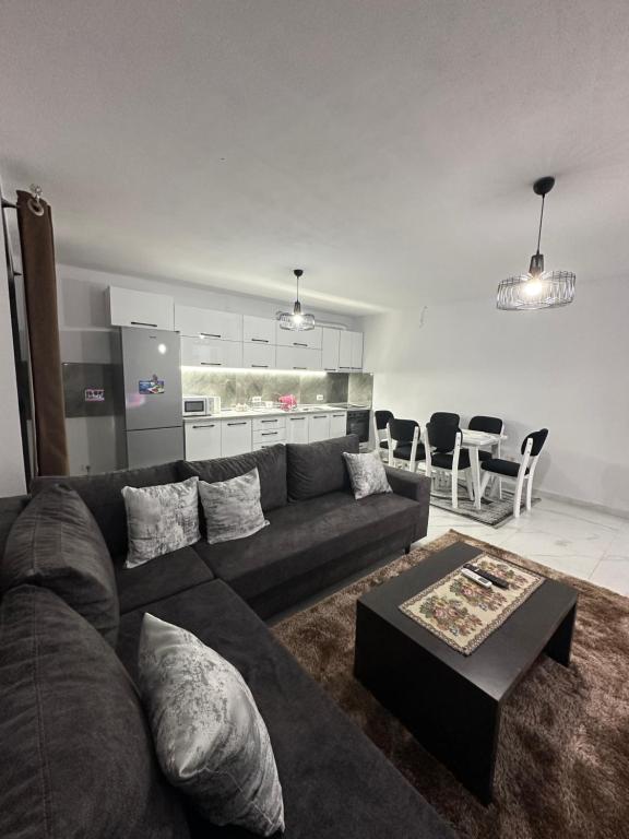 Elezi Apartment City Centre - Image 1